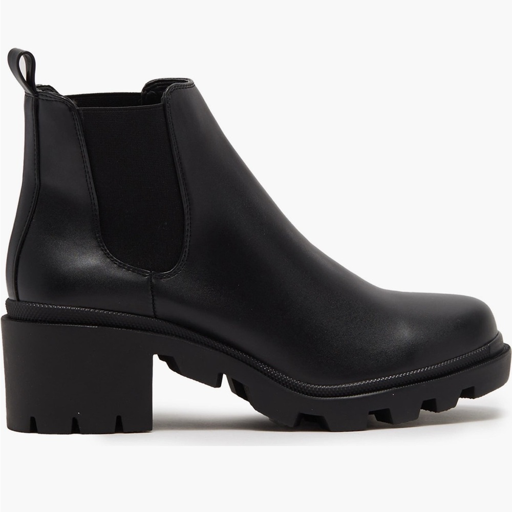 Steve Madden Chelsea Boot - Hadlee Lug Sole